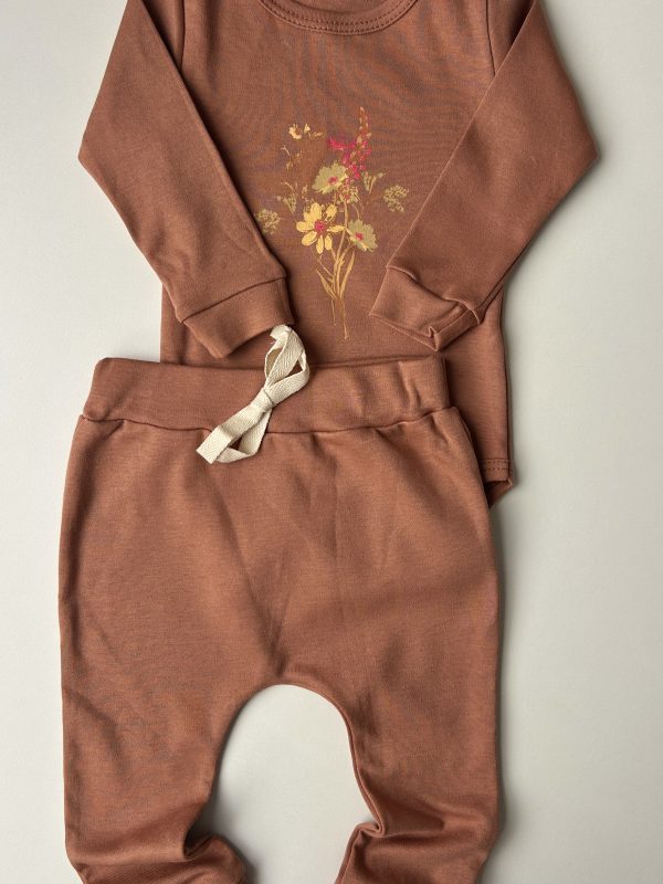 Conjunto Bebê Body e Calça Saruel Floral Terracota