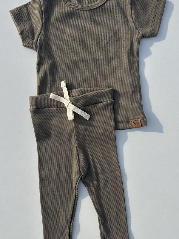 Conjunto Bebê Camiseta e Calça Canelada – Verde Escuro
