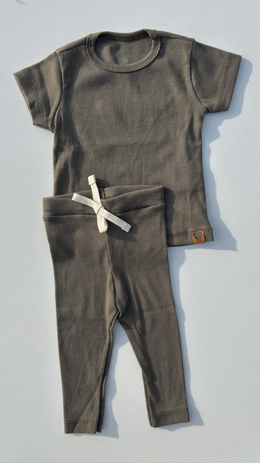 look de bebe canelado calca e camiseta