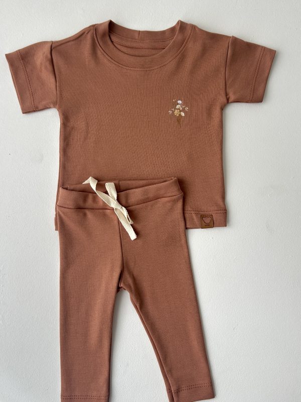 Conjunto Bebê Camiseta e Calça em Suedine Terracota